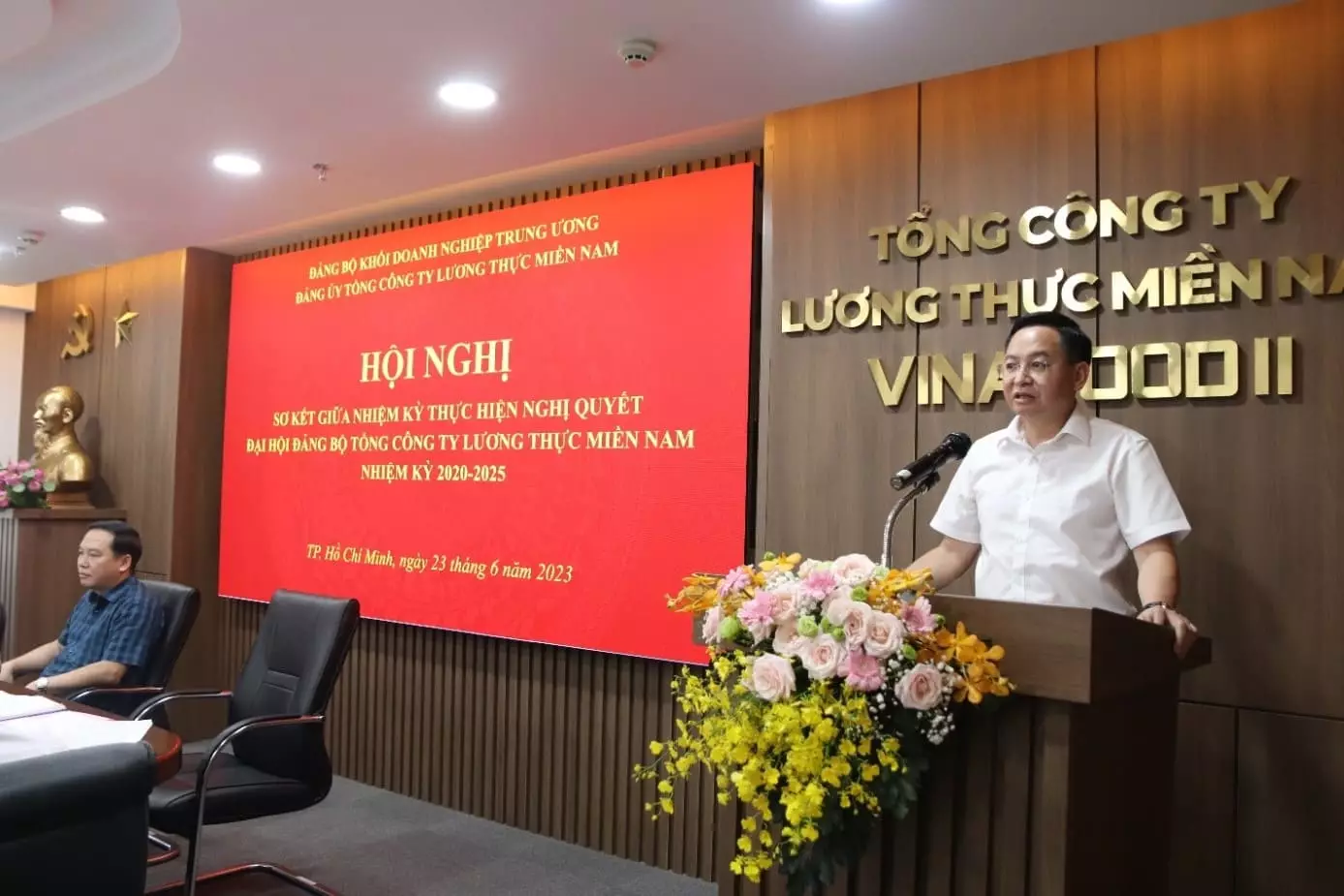 Đ/c Nguyễn Huy Hưng, Bí thư Đảng ủy, Chủ tịch HĐQT phát biểu tại Hội nghị